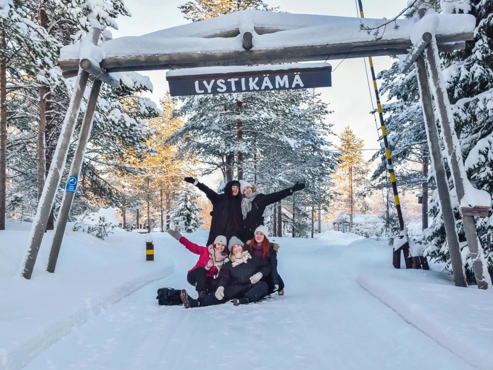 Lystikämän tupa-Dehors
