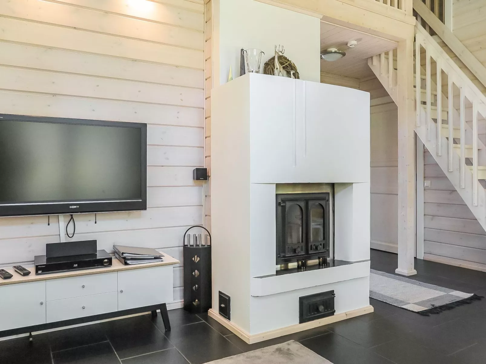 Aihki pine cottage-Inside
