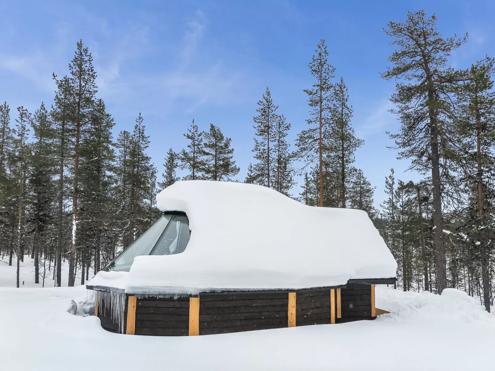 Arctic light hut-Outside