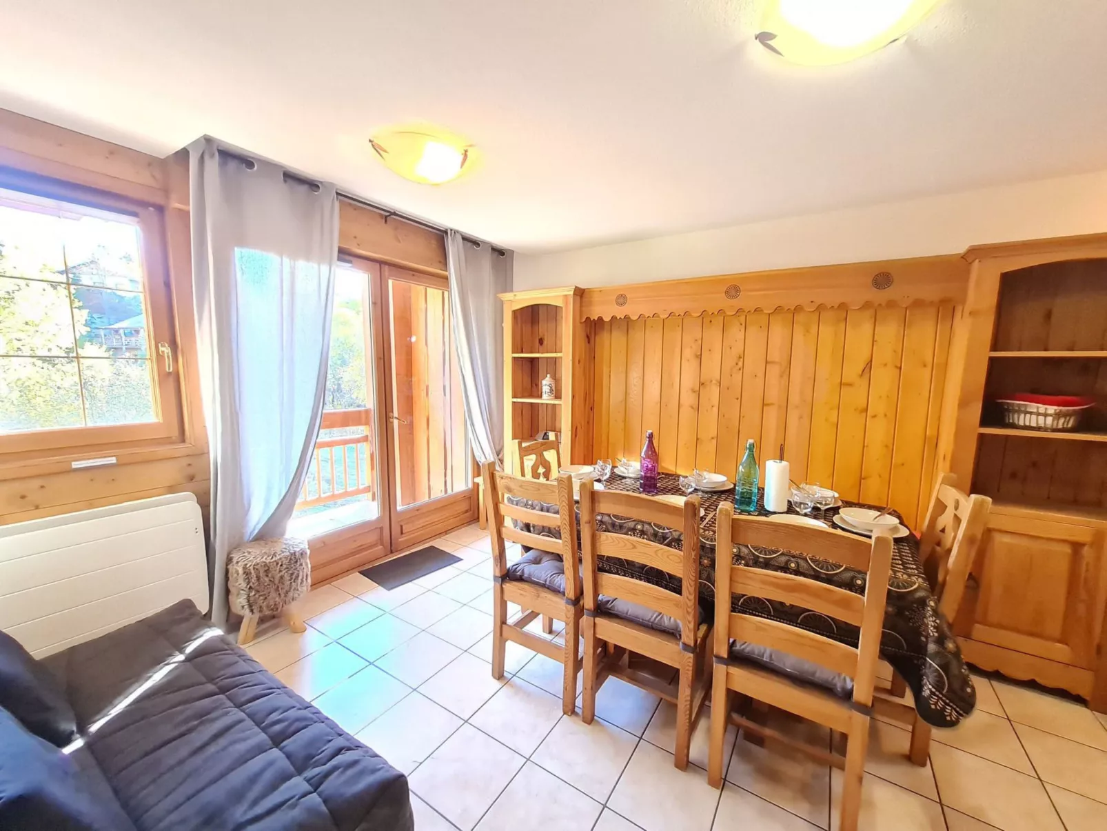 Balcons des Pistes C-Drinnen
