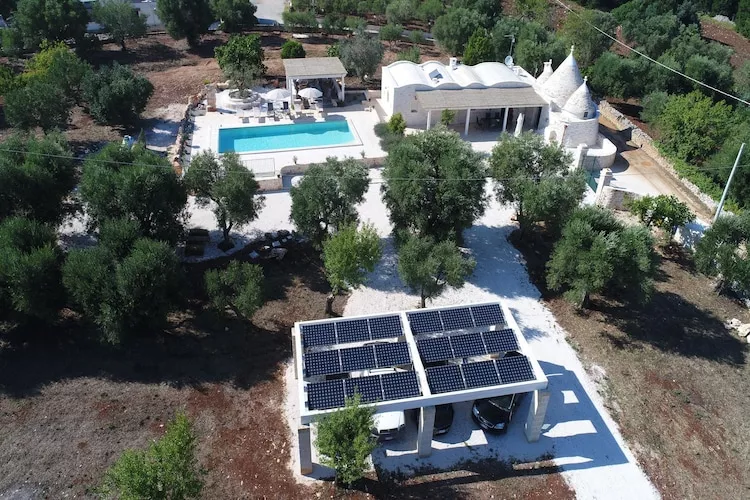 Villa Trulli dell'amore mit beheiztem Pool in Ostuni-Außenbereich Sommer