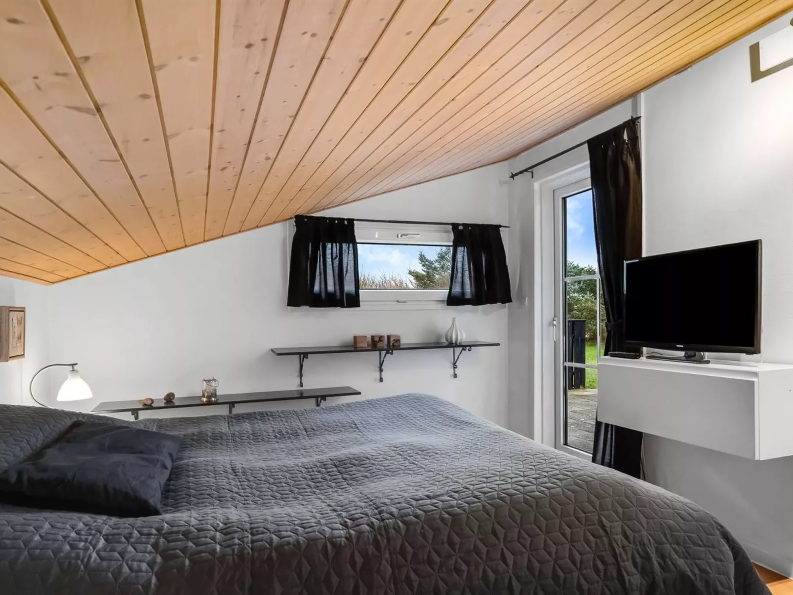 "Erblin" - 400m from the sea-Inside
