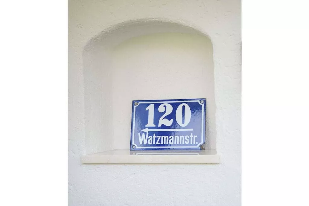 334438-Nicht getaggt