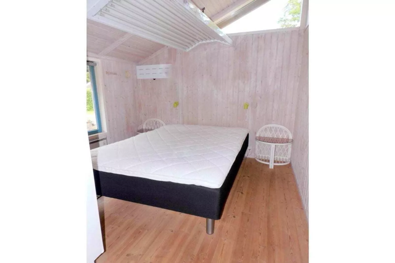 141732-Bedroom