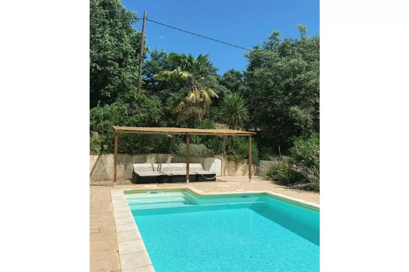 380985-Pool