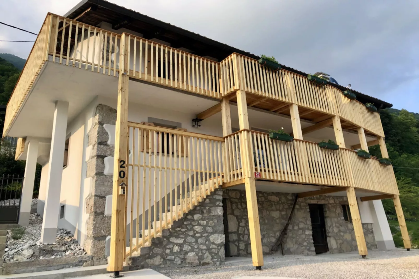 299771-Exterior summer