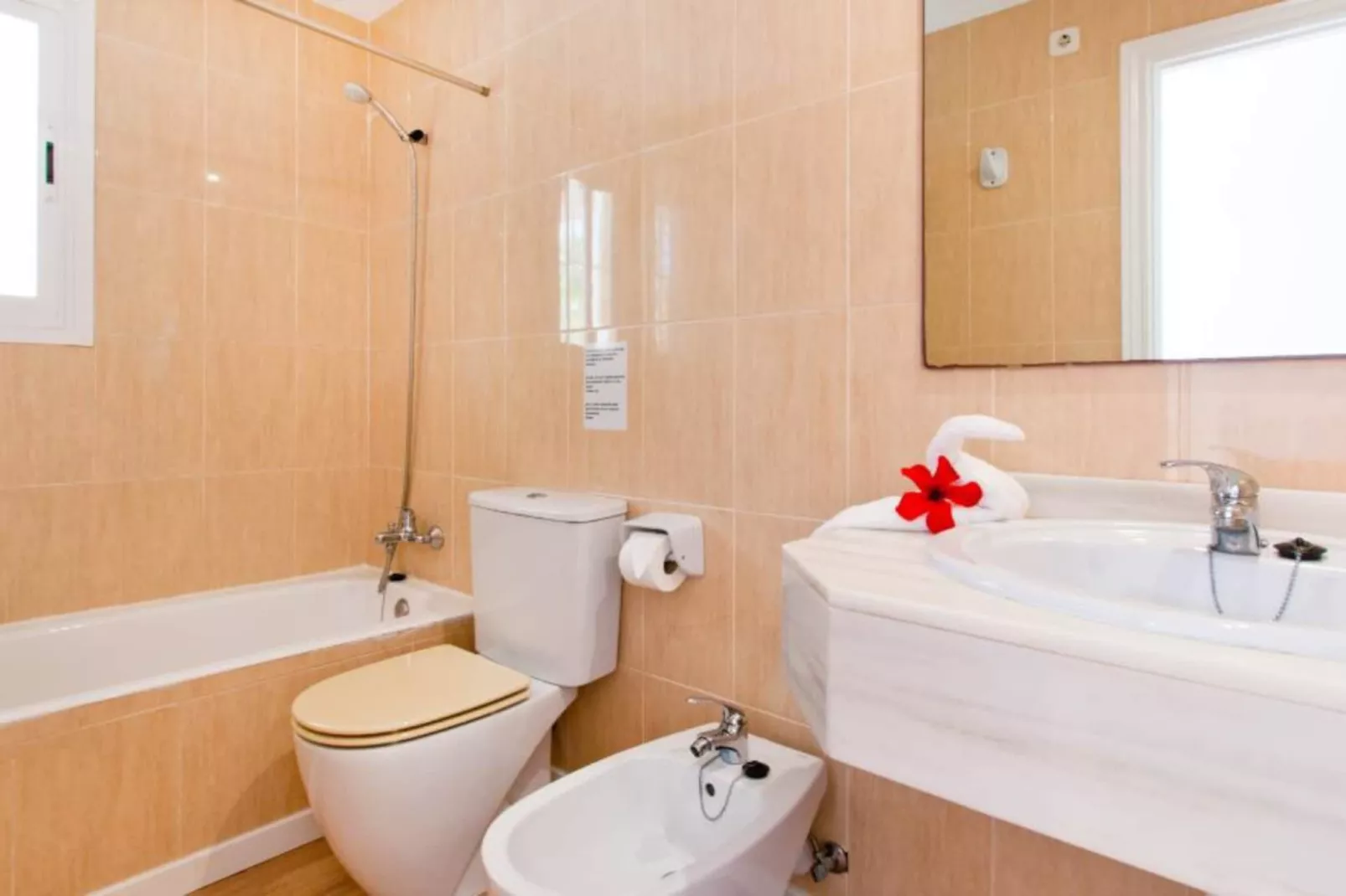Apartamento playa Primera planta  3.3-Bathroom