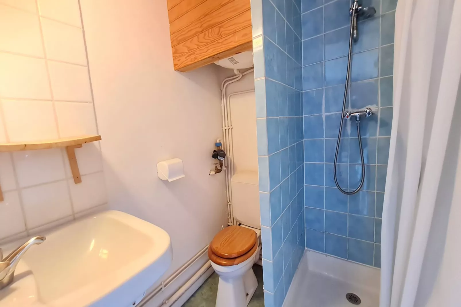 3300 N°42 - ST2-Bathroom