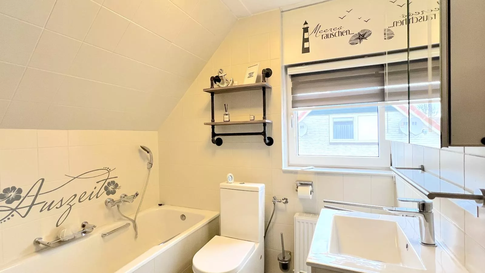 Maaszicht-Bathroom
