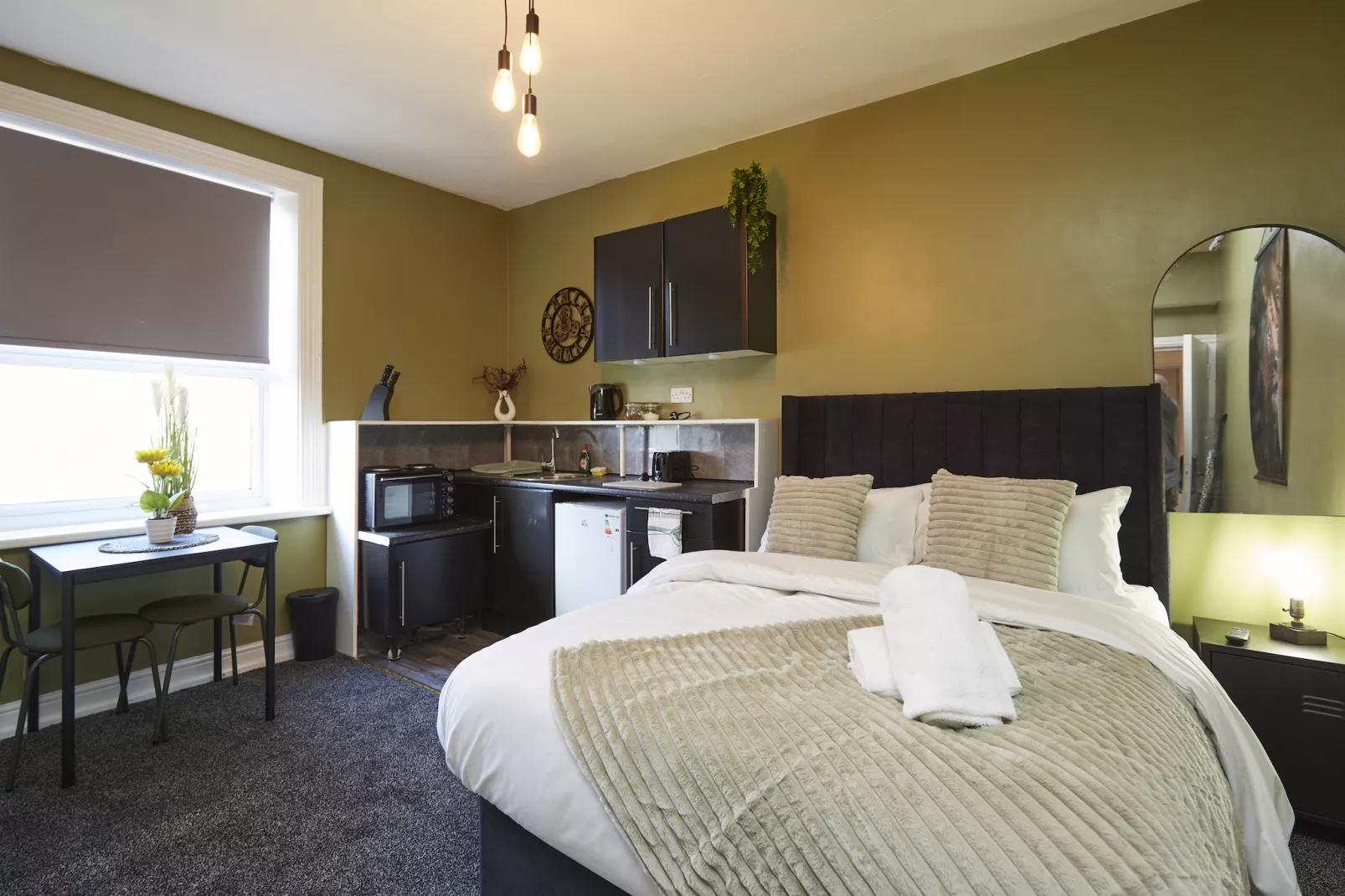 BV Aparthotel Huddersfield Ideal for Business & Leisure Stays-Chambre