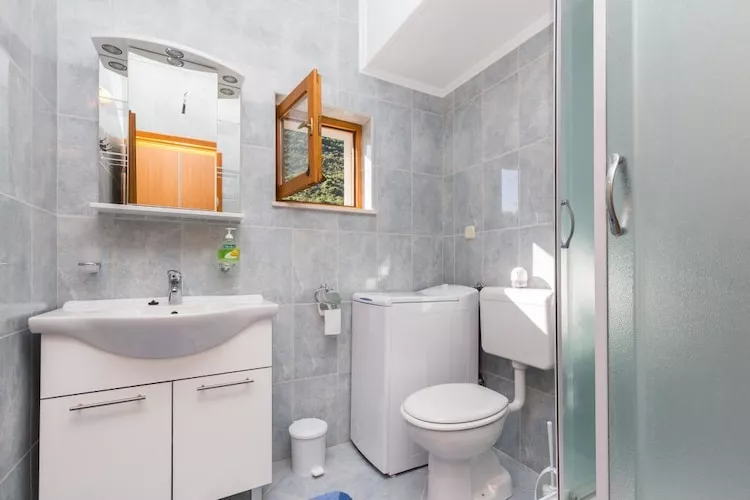 Apartments Memunić - One Bedroom Apartment with Garden View (MALI)-Bathroom