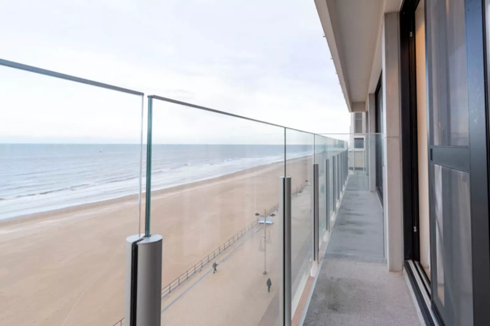 NOVAL 0601/ 6C-Terrace balcony