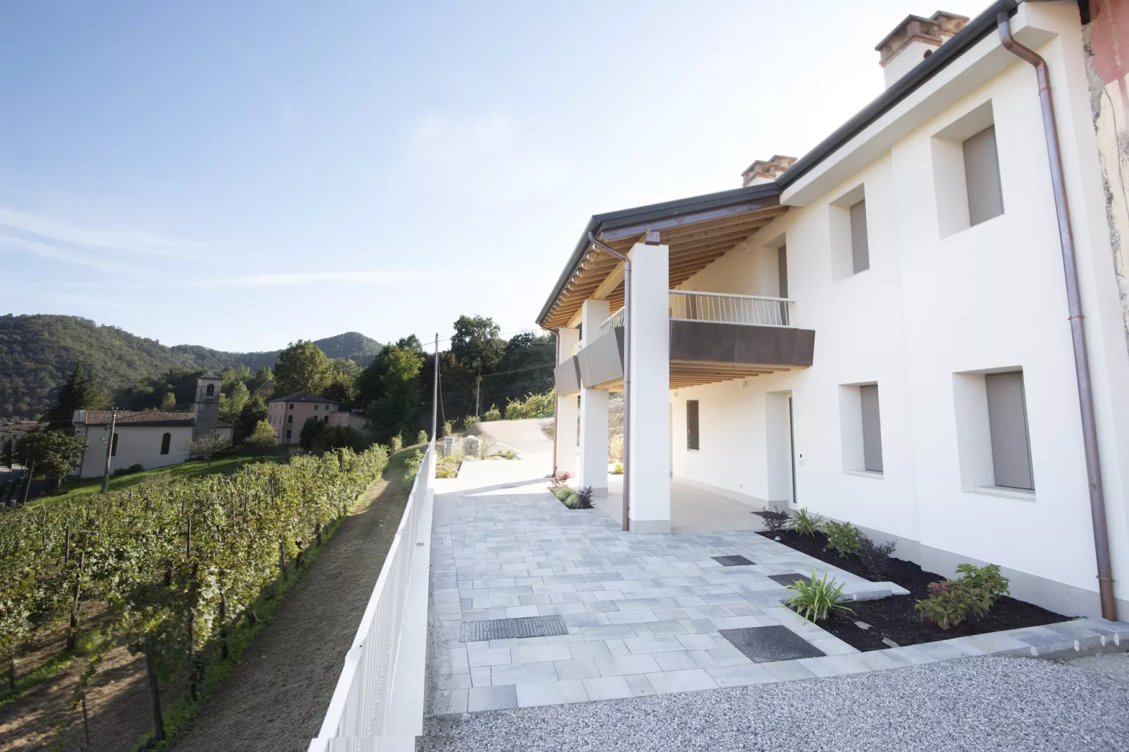Bucaneve-Exterior summer