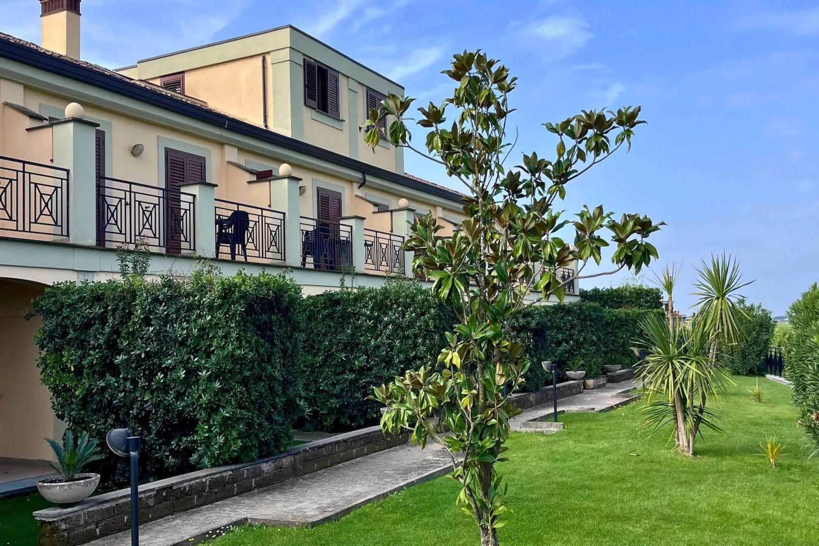 Quadrilocale vista giardino 217-Exterior summer