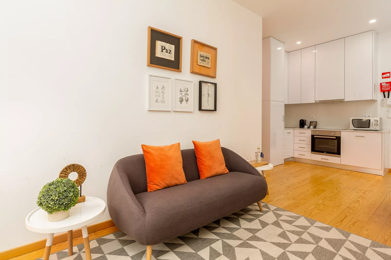 YOUROPO - Cosy 3-Living room