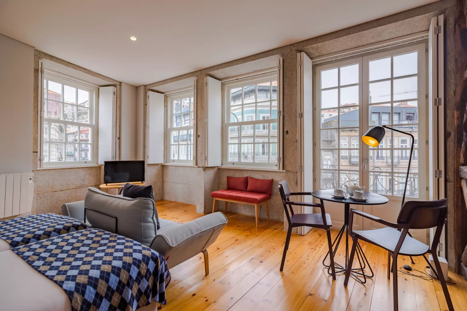 YOUROPO - City Center 4-Living room