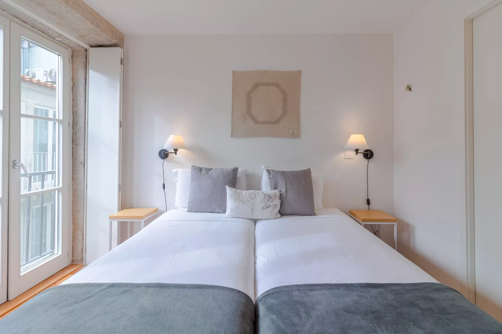 YOUROPO - The Tower 4T-Bedroom