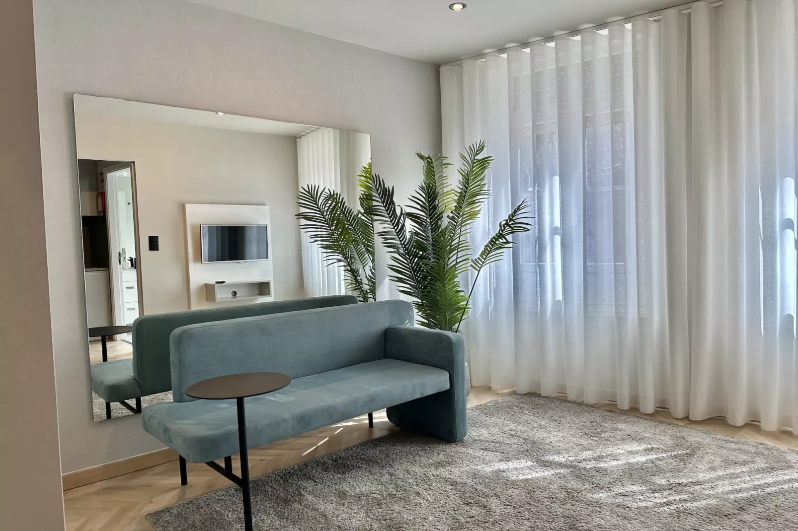 YOUROPO - Capela 2-Living room