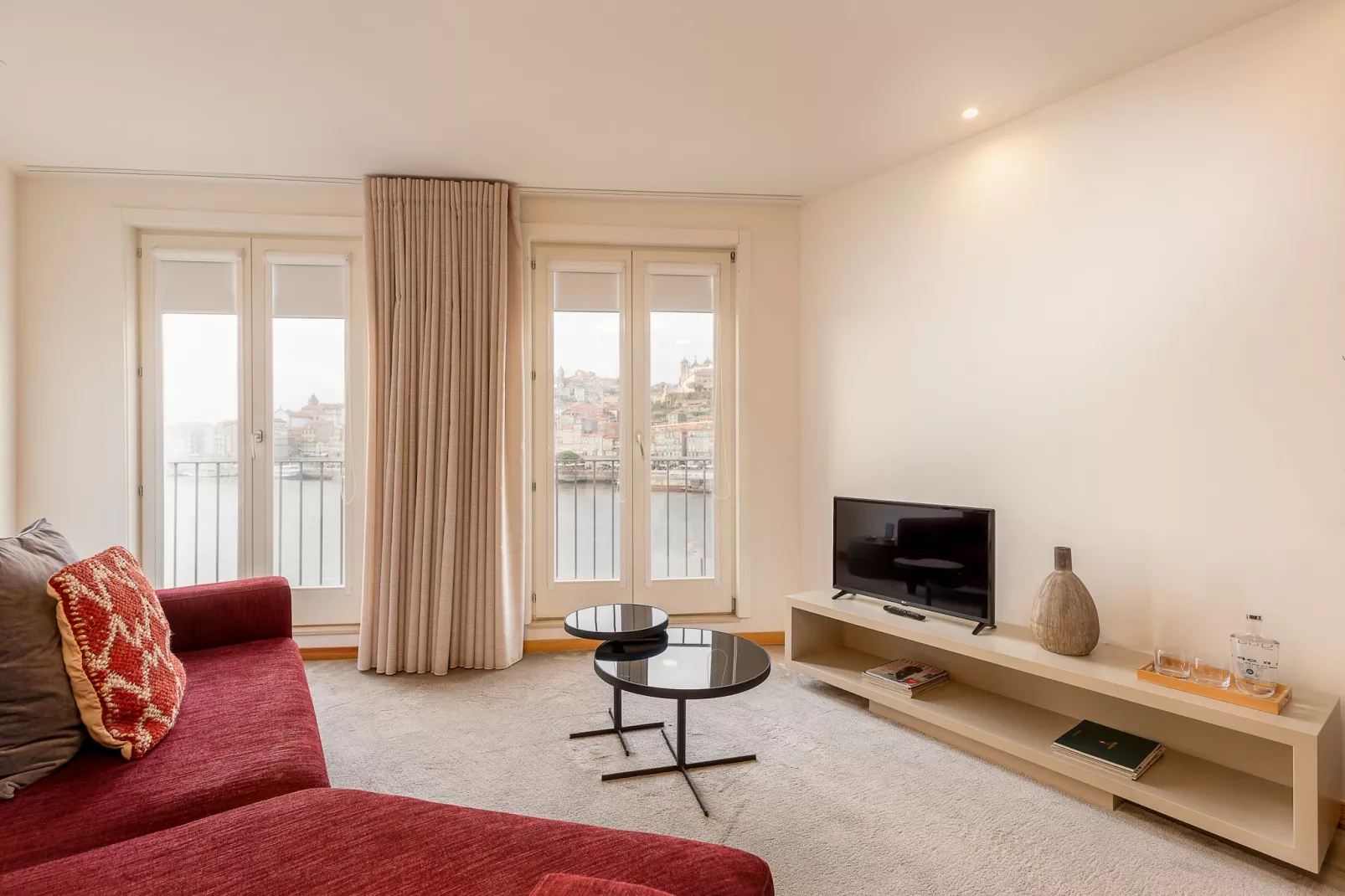 YOUROPO - Ribeira Gaia 3-Living room