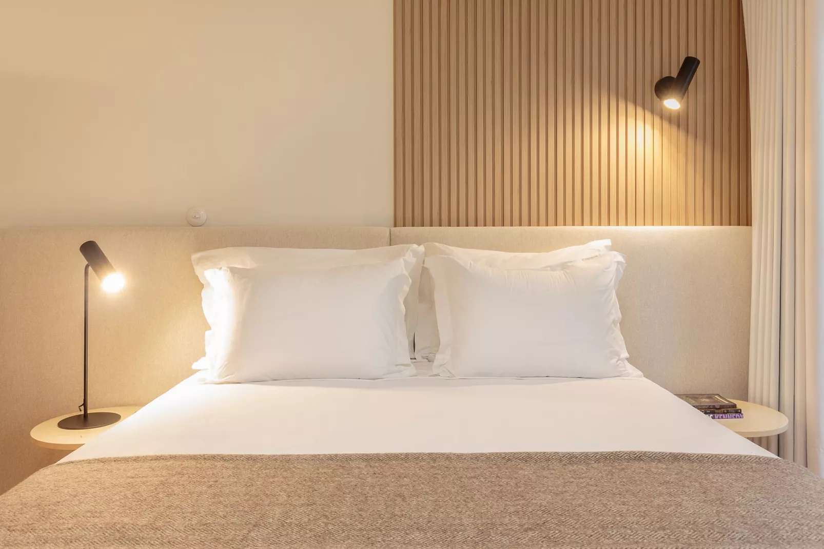 YOUROPO - Flores S-Bedroom