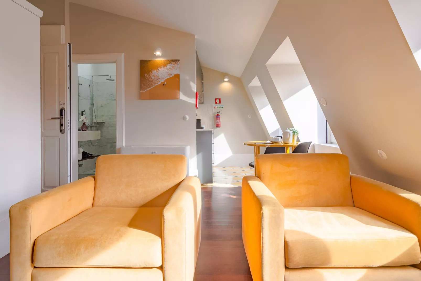 YOUROPO - Market 4C-Living room