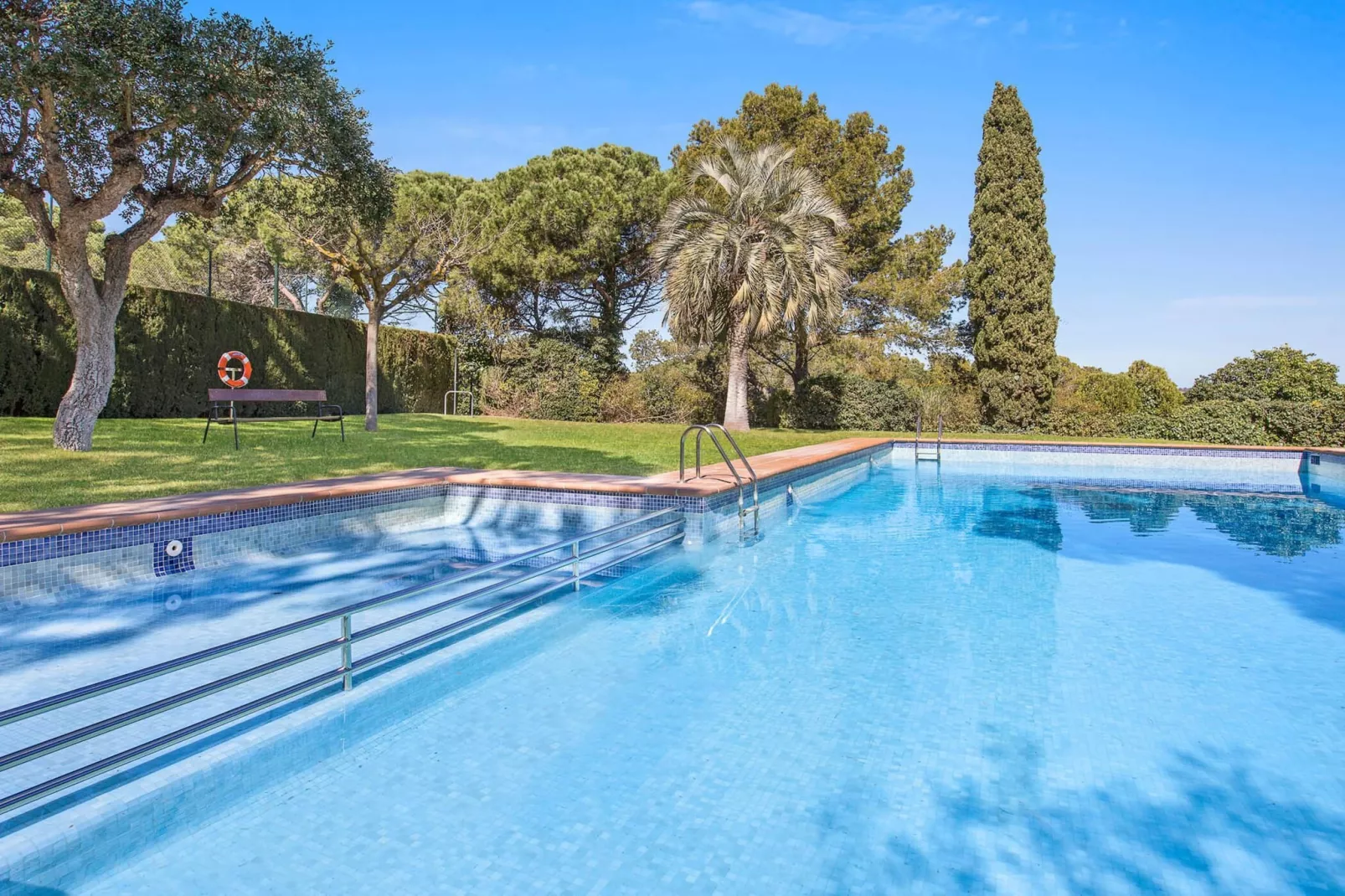 Puig Artigas 2-Pool