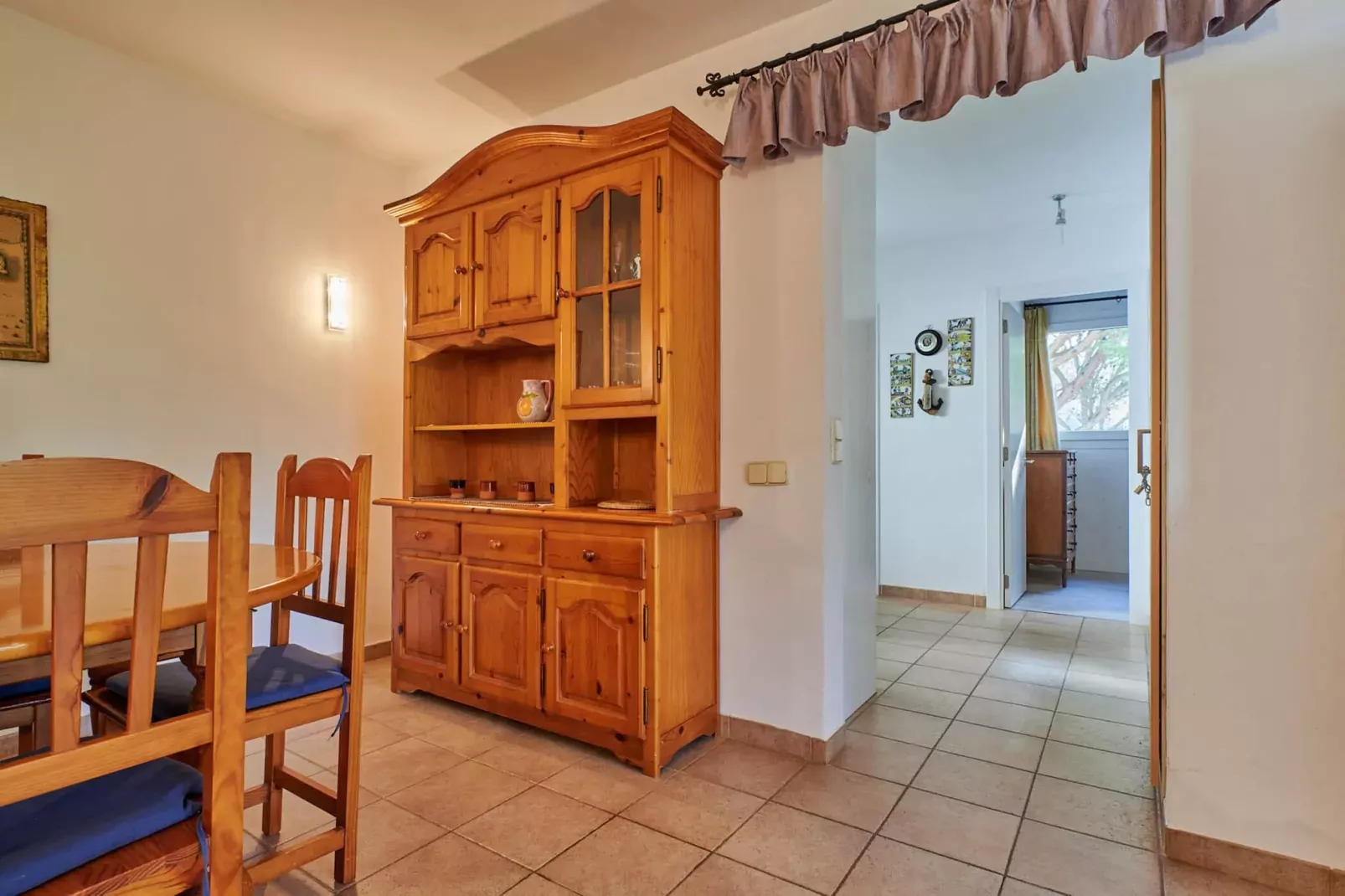 Cliper C-3-Dining room