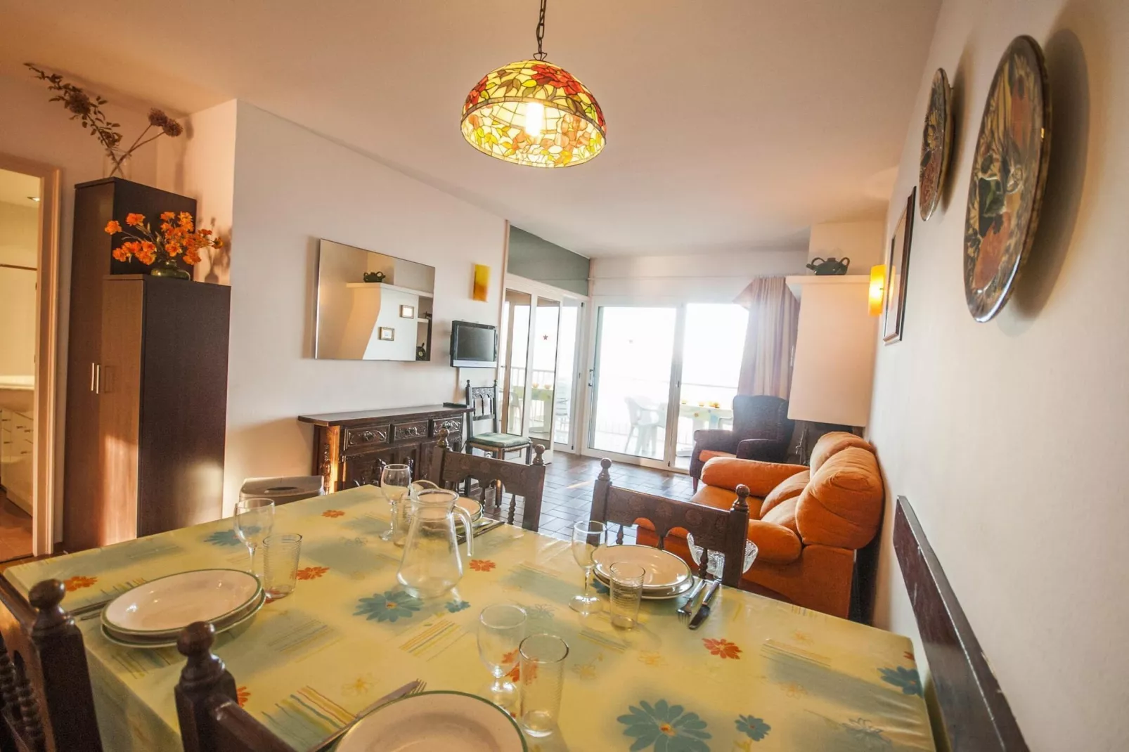 Medas 12-Dining room