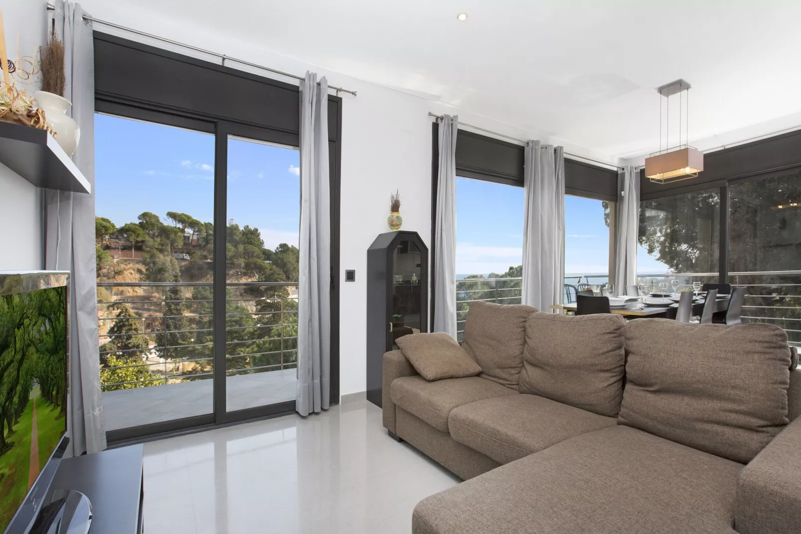 Santi-Living room
