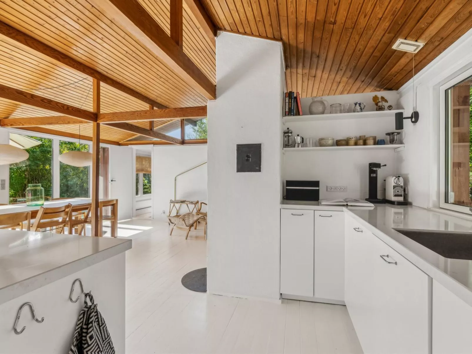 "Lauri" - 2.3km from the sea-Inside