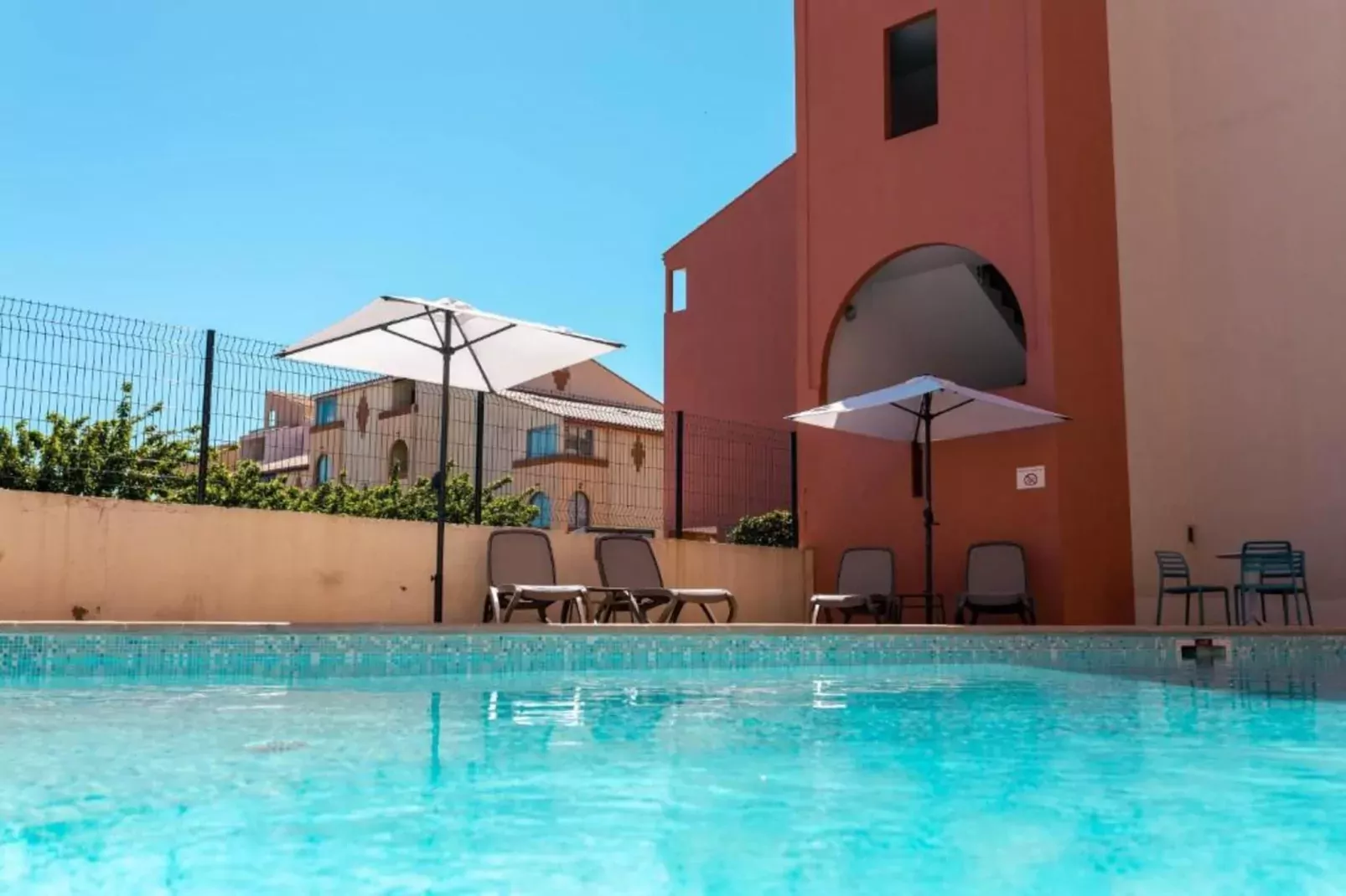 Appartement 1 Pièce 3 Personnes 1  bébé Vue Port-Pool