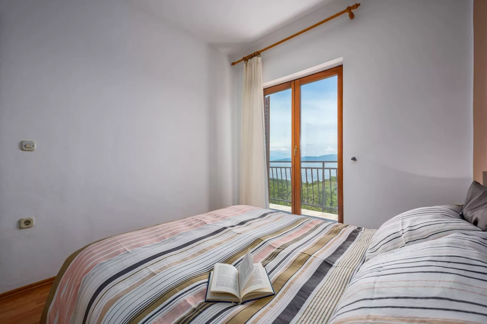 Lara 3 - Shared Pool, Sauna, Jacuzzi-Chambre