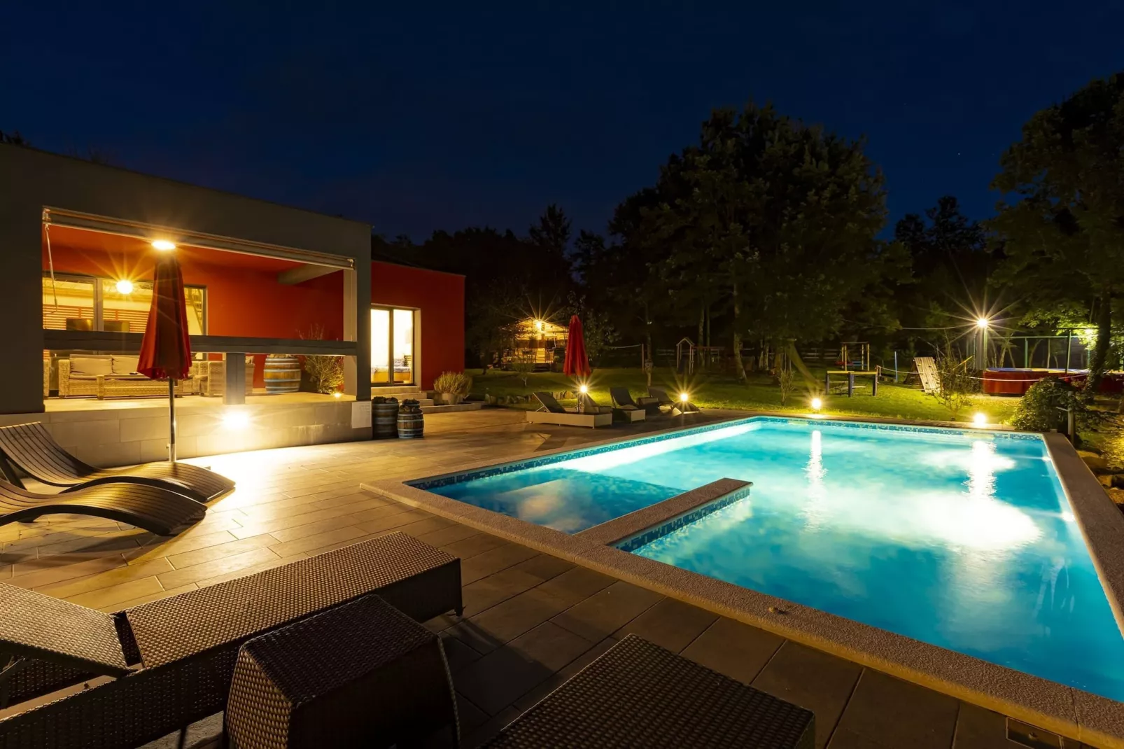 Red House Kraj Drage - Oasis in the Nature-Schwimmbad