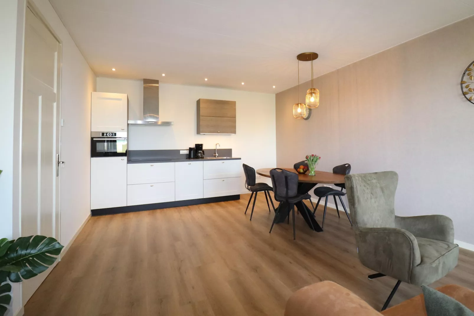 Berkenhof appartment-Dining room