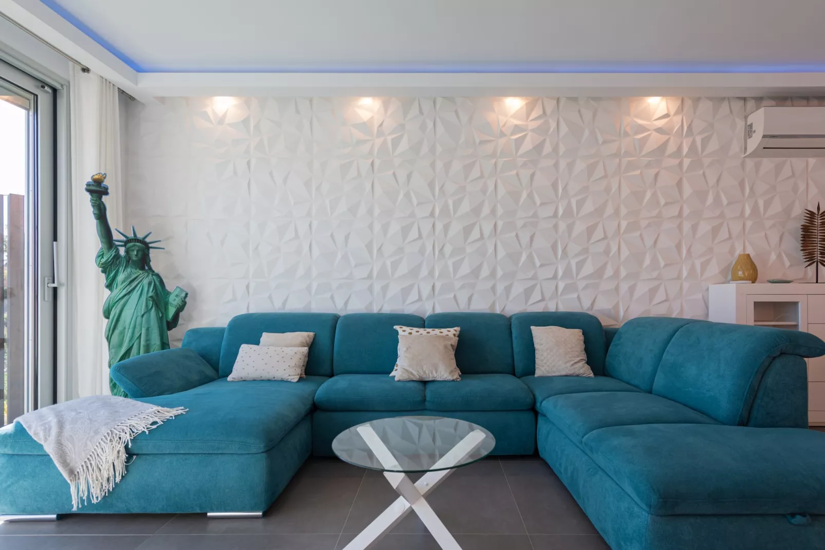 Isla-Living room