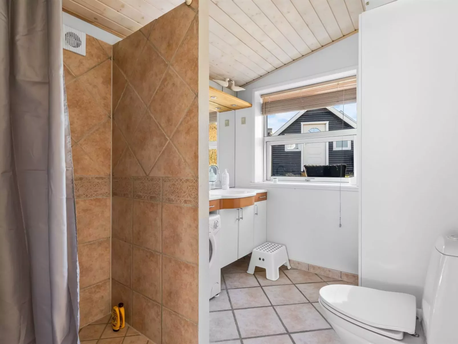 "Answald" - 10m from the sea-Inside