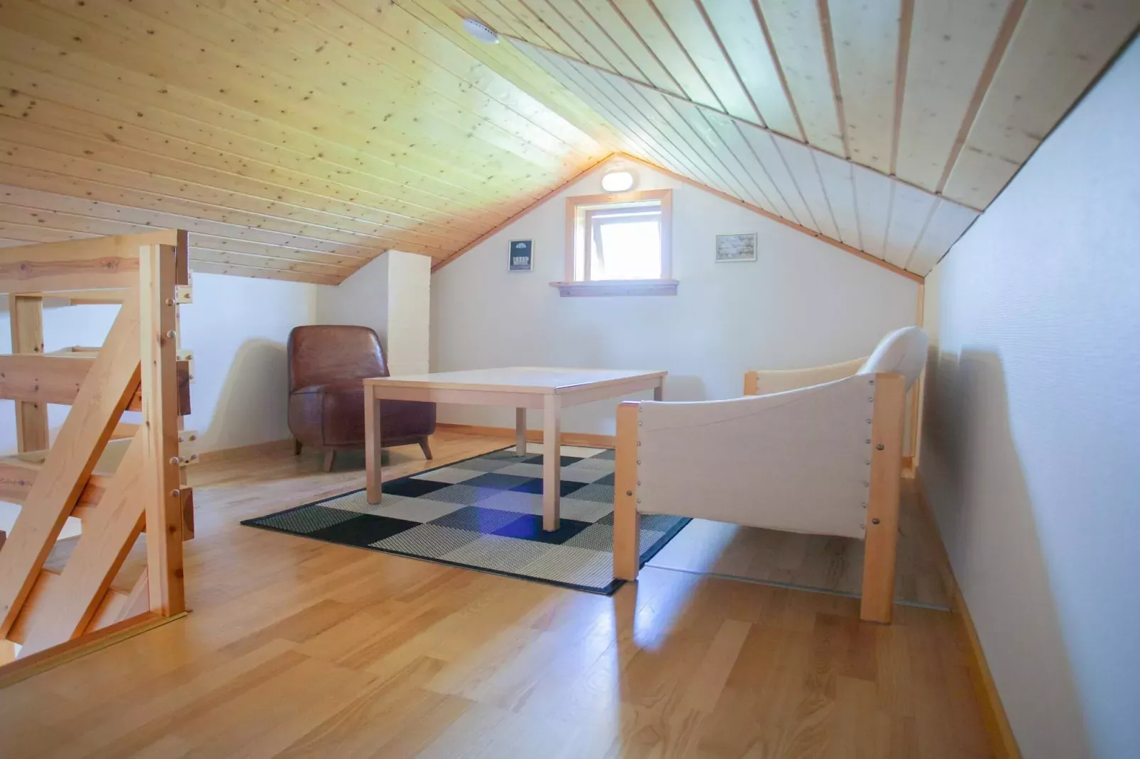 Idyllic holiday home with private garden-Indoor