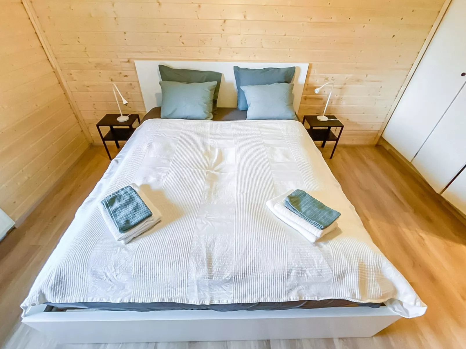 The cozy loggers suite-Inside