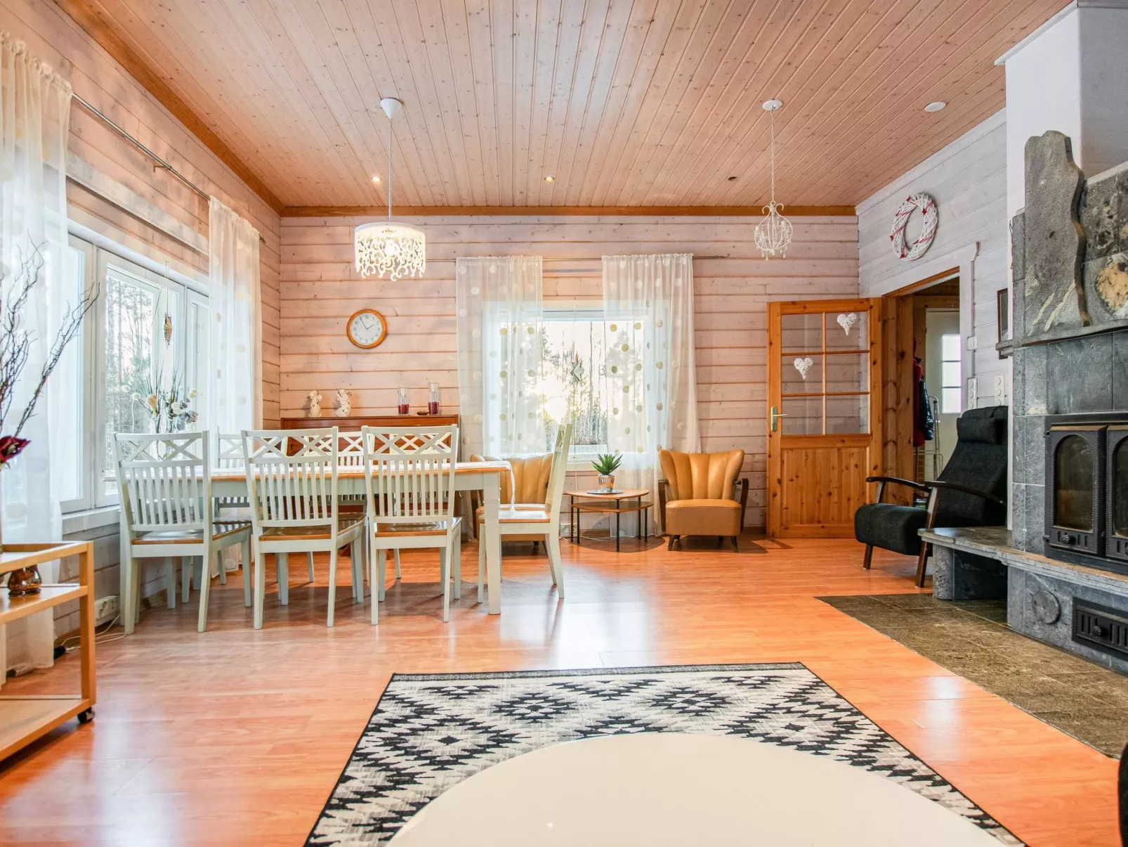 Mänty-linna-Inside