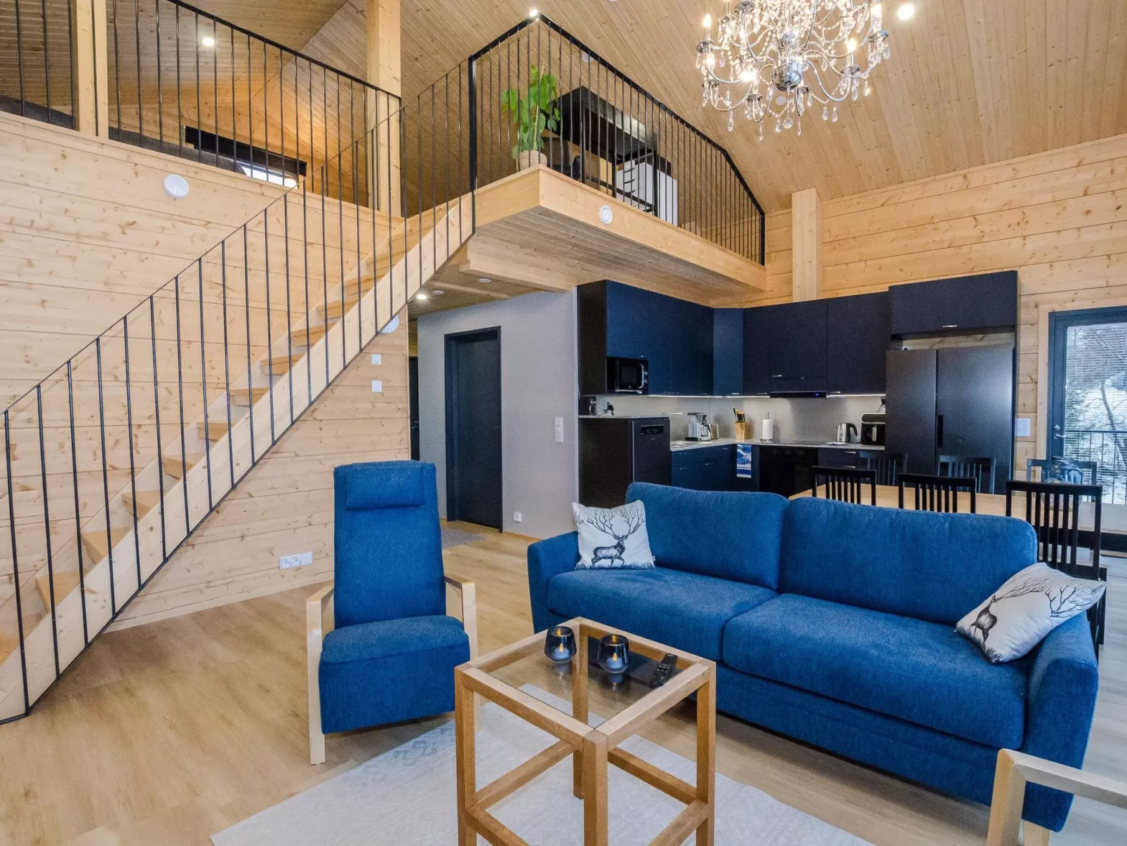 Lakeside villa-Inside