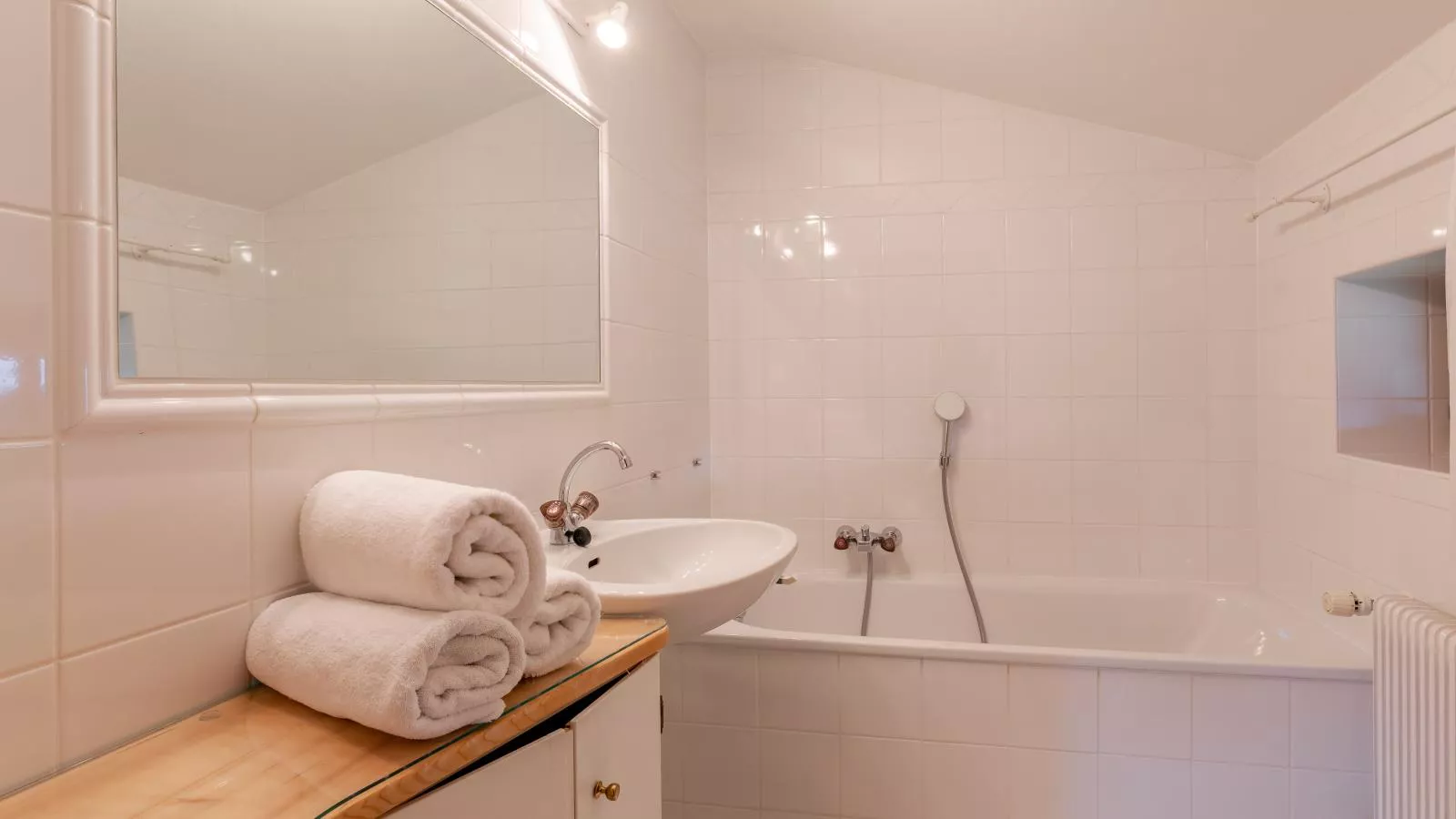 Flavon-Bathroom