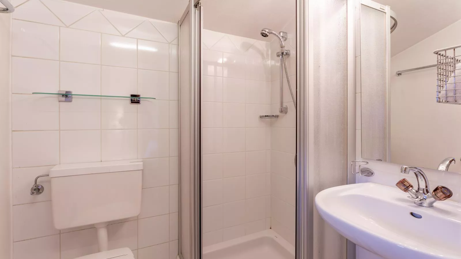 Flavon-Bathroom