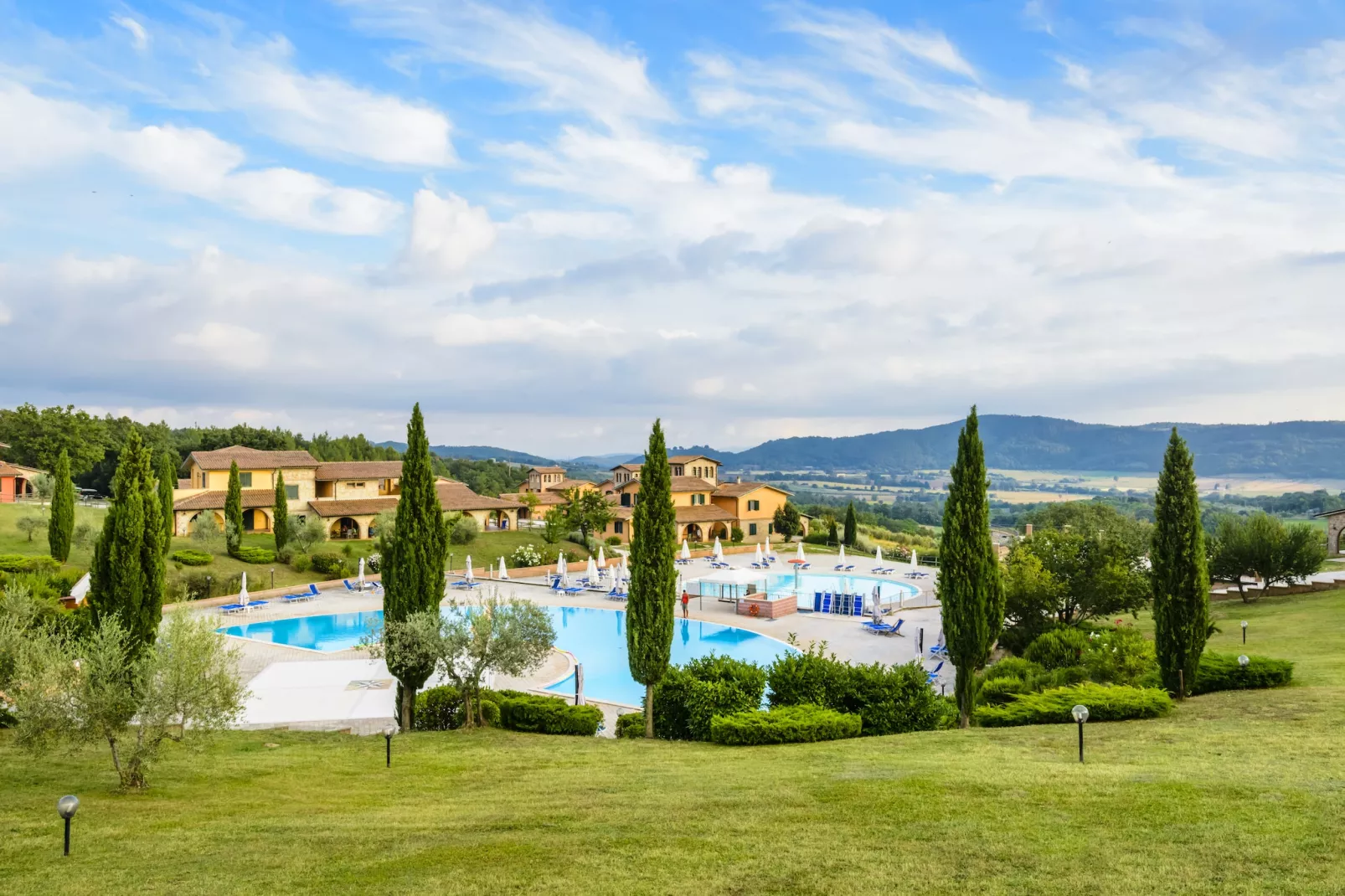 Pian Dei Mucini / APARTMENT TYPE A 3-Zi-App -Smart 40 qm-Exterior summer