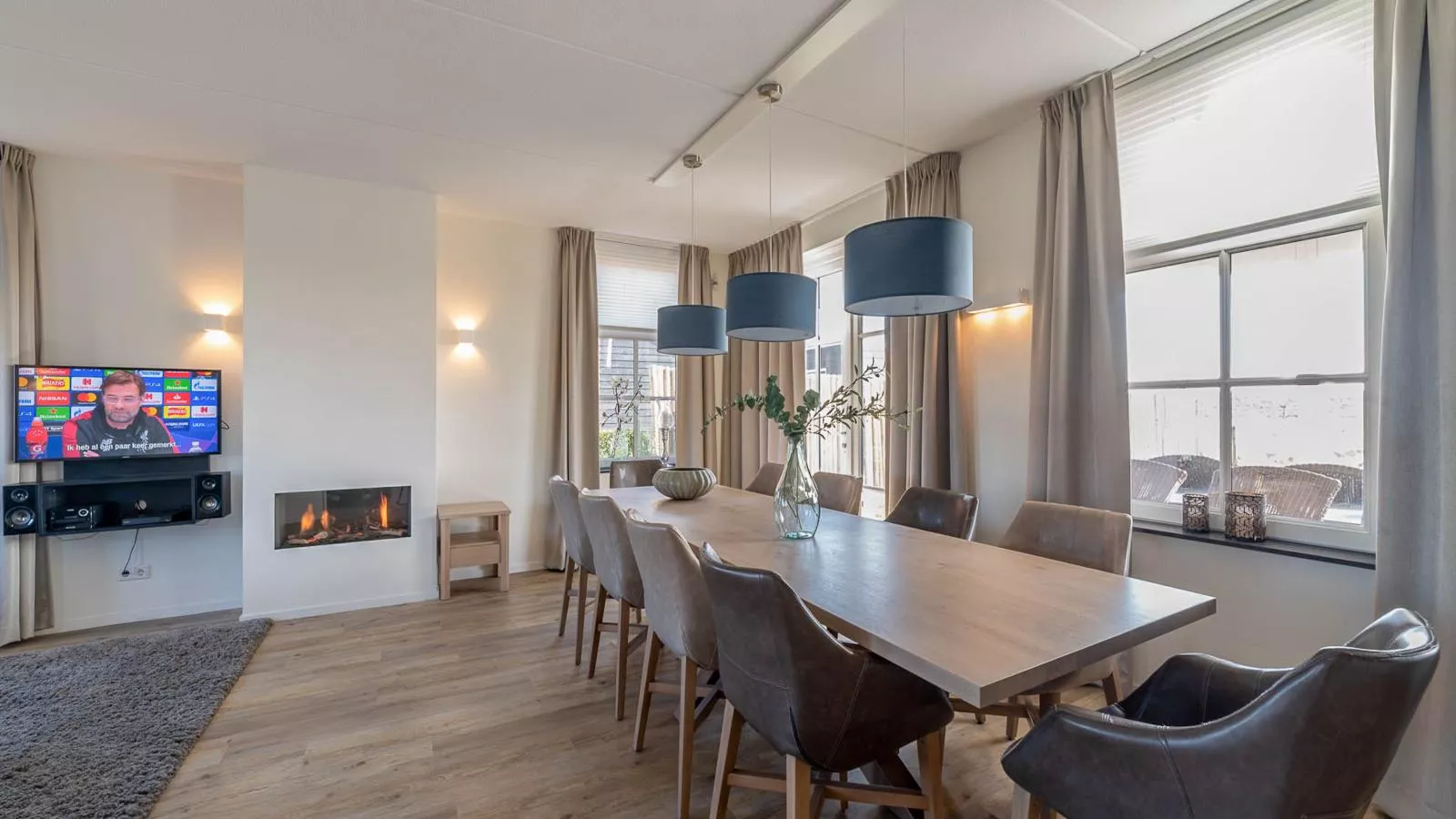 Coast Comfort-Dining room