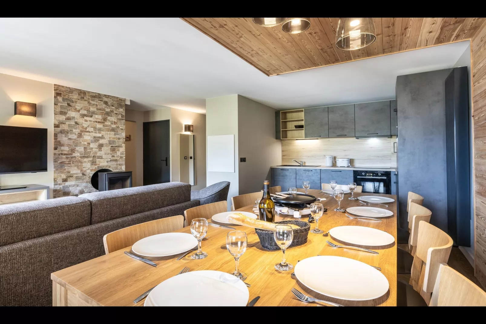 RISOUL_10PM-Dining room