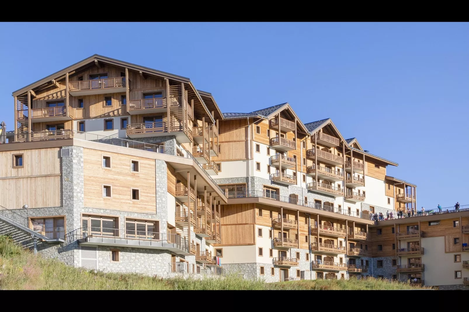 LES MENUIRES_S8L-Exterior summer