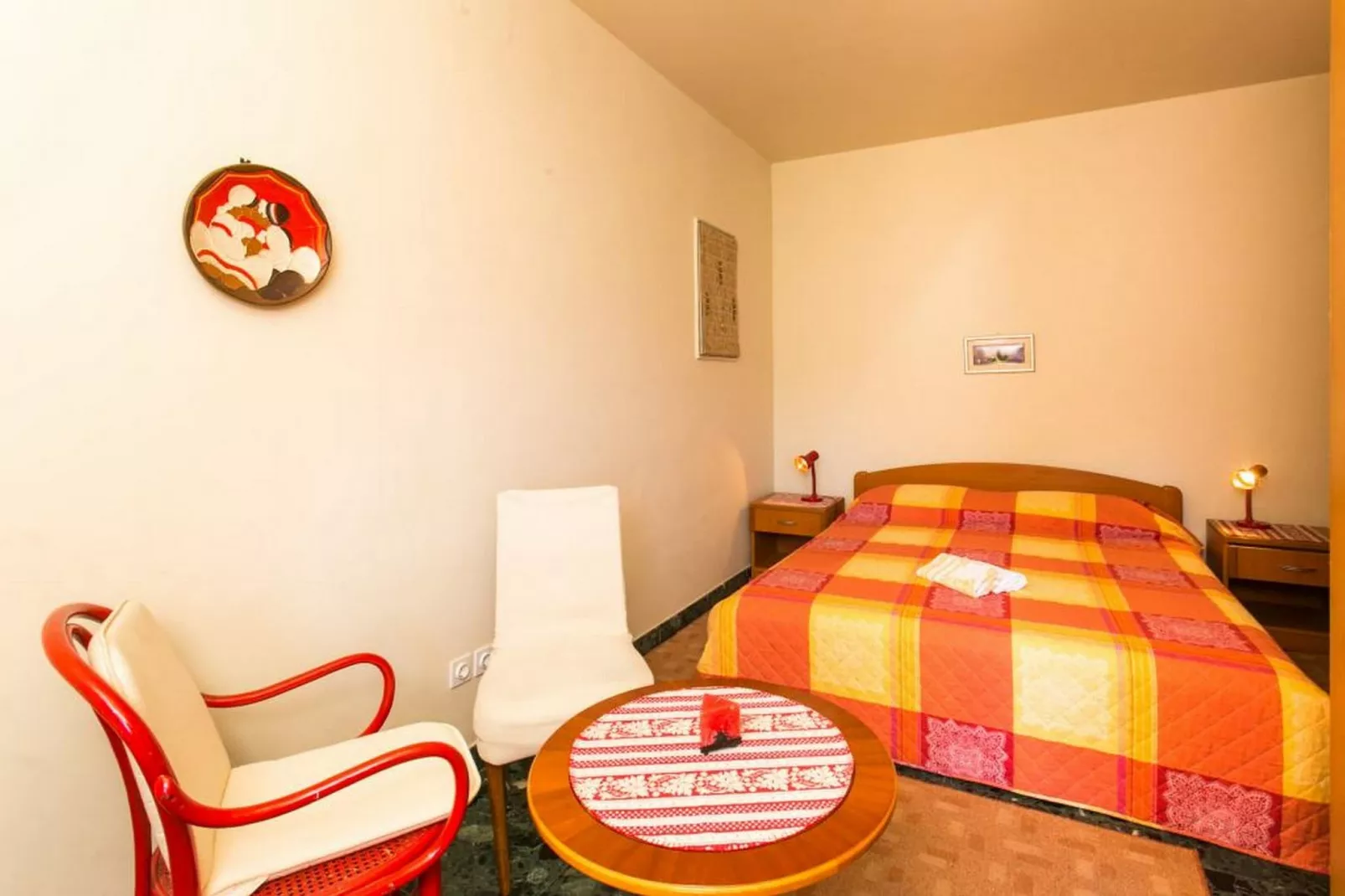 Apartments Elelu - Two-Bedroom Apartment with Terrace-Chambre