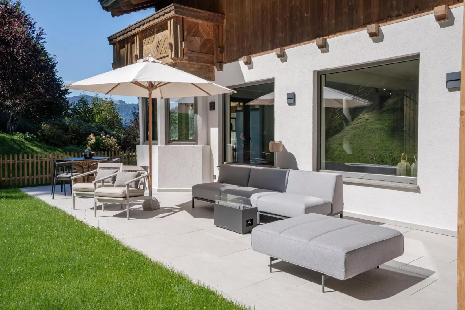 Mountain Retreat B-Gardens summer
