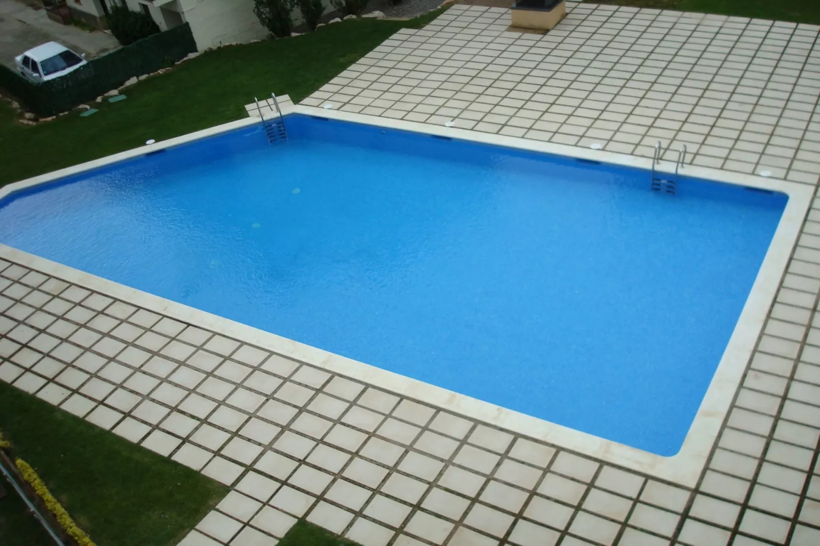 MILENI 2 4 Bjs 2 Roses-Pool