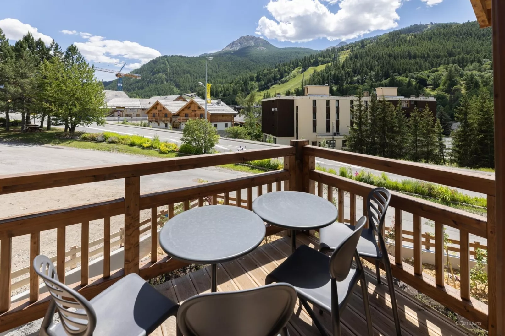 SERRE CHEVALIER Le Cristal Lodge-A36S-Terrace balcony